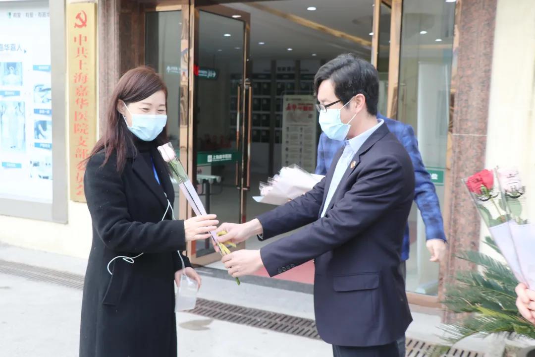 疫情无情·嘉华有爱|3月8日，向嘉华白衣女神致敬！